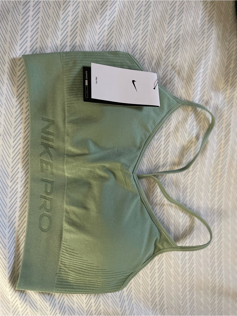 Nike Women's Sage Green Seamless Light-Impact Sports Bra